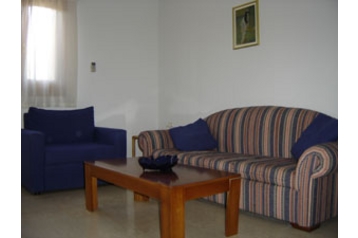 Grecia Privát Agios Adrianos, Esterno